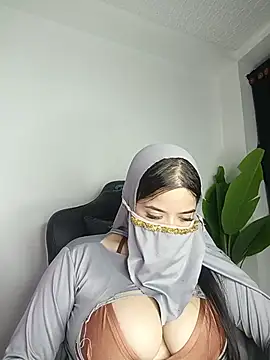 Snapshot of janna_isa chatting on July 23, 1:58 am janna isa online show from July 23, 1:58 am