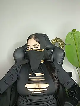 Snapshot of janna_isa chatting on July 31, 9:25 pm janna isa online show from July 31, 9:25 pm