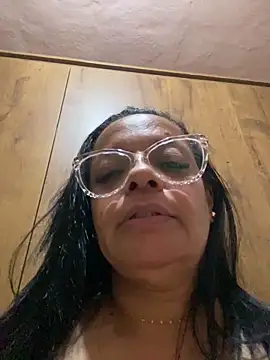 Snapshot of lomagata chatting on June 23, 1:36 am lomagata online show from June 23, 1:36 am