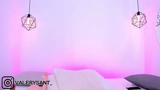 Snapshot of valerysantos_ chatting on March 11, 11:01 am valerysantos online show from March 11, 11:01 am