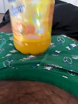 Snapshot of benben190 chatting on October 14, 8:04 am benben190 online show from October 14, 8:04 am