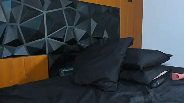 Wendy Marchall online show from January 7, 10:19 pm