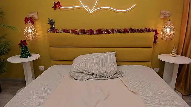 Linda Insatiable online show from December 8, 4:14 am