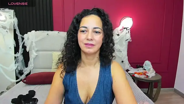 Linda Insatiable online show from October 26, 1:33 am