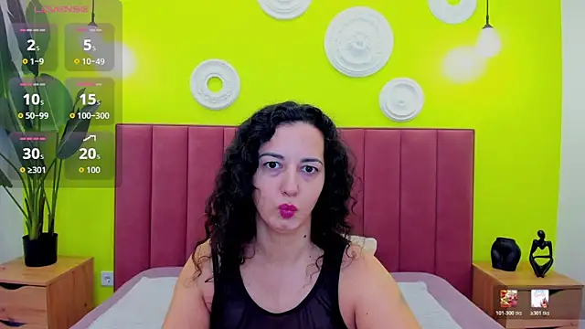Snapshot of Linda_Insatiable chatting on April 9, 1:38 am Linda Insatiable online show from April 9, 1:38 am
