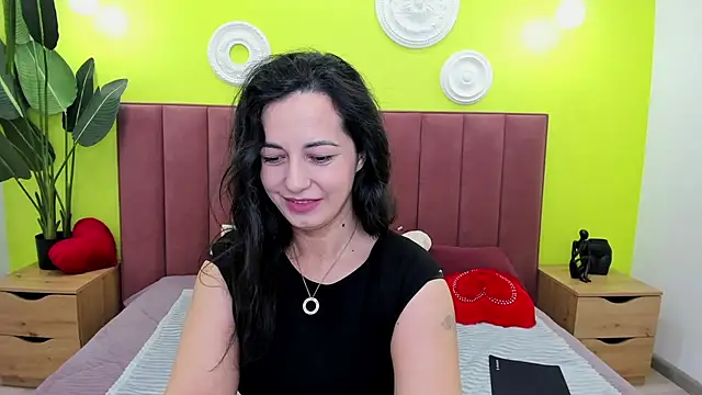 Snapshot of Linda_Insatiable chatting on May 11, 1:33 am Linda Insatiable online show from May 11, 1:33 am