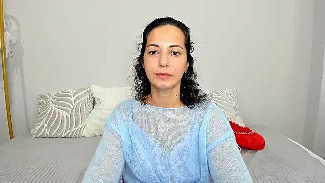 Snapshot of Linda_Insatiable chatting on June 19, 1:32 am Linda Insatiable online show from June 19, 1:32 am