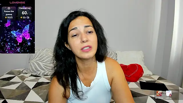 Snapshot of Linda_Insatiable chatting on July 25, 1:15 am Linda Insatiable online show from July 25, 1:15 am