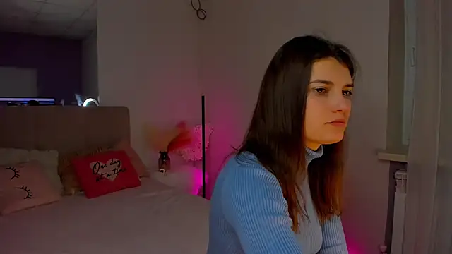 Laura Leee online show from February 17, 6:31 am