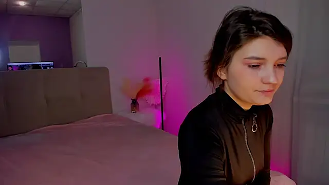 Laura Leee online show from February 21, 6:29 am