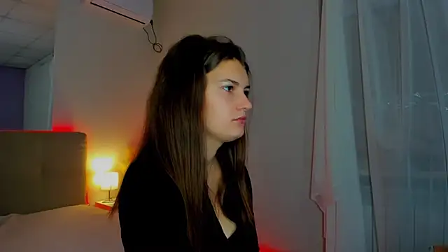 Laura Leee online show from October 5, 5:17 am