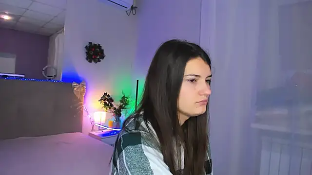 Laura Leee online show from December 23, 6:11 am