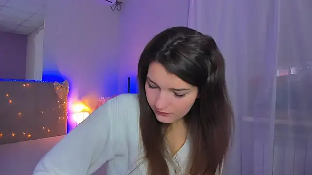 Laura Leee online show from March 13, 6:20 am