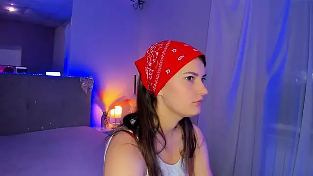 Laura Leee online show from June 16, 4:48 am