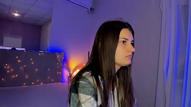 Laura Leee online show from July 11, 5:21 am