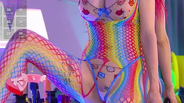 Snapshot of SerenaReese chatting on February 15, 8:33 pm SerenaReese online show from February 15, 8:33 pm