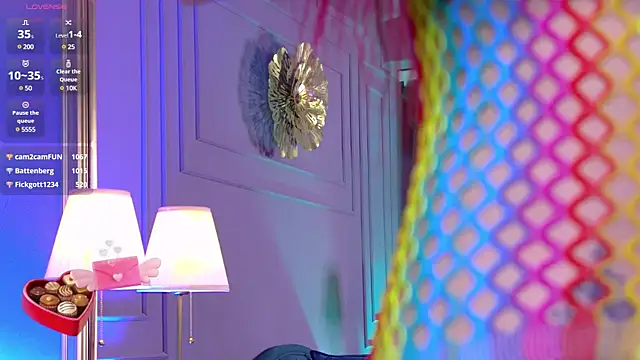 Snapshot of SerenaReese chatting on February 15, 11:36 pm SerenaReese online show from February 15, 11:36 pm