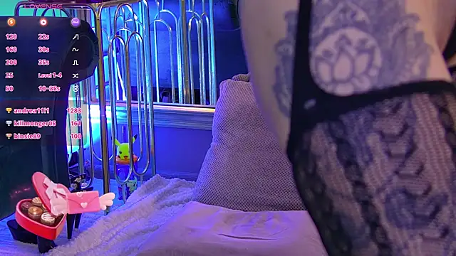 Snapshot of SerenaReese chatting on February 27, 2:42 am SerenaReese online show from February 27, 2:42 am