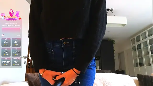 Snapshot of Luxymin34 chatting on November 24, 1:22 pm Luxymin34 online show from November 24, 1:22 pm