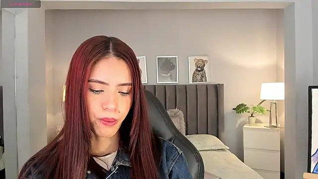 Madie  collins online show from December 22, 11:54 am