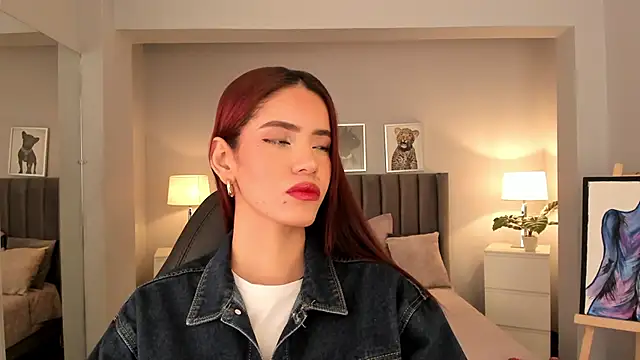 Madie  collins online show from January 4, 11:43 am