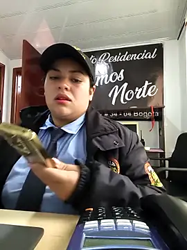 Snapshot of DULCE__26 chatting on October 4, 3:32 pm DULCE  26 online show from October 4, 3:32 pm