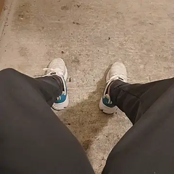 Snapshot of casper0303 chatting on October 24, 4:14 pm casper0303 online show from October 24, 4:14 pm