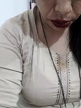 Urmila bhabhii online show from February 25, 3:27 am