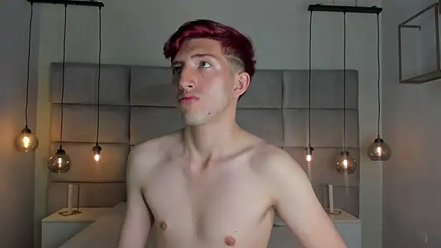 Un Slutty online show from January 3, 7:50 pm