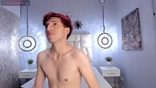 Un Slutty online show from February 8, 11:33 am