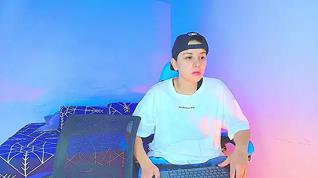 aron wi online show from December 23, 9:18 pm