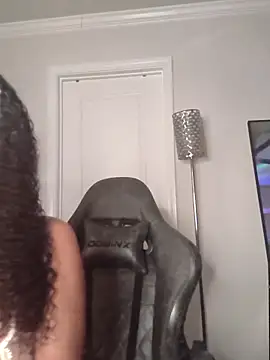 butterflybootyy online show from April 27, 5:49 am