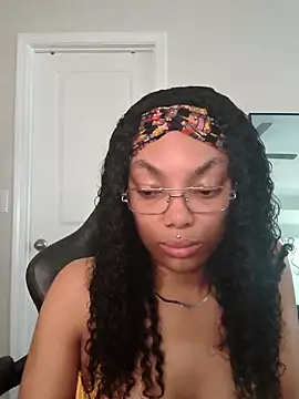 butterflybootyy online show from April 27, 6:06 pm