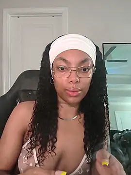butterflybootyy online show from April 30, 11:38 am