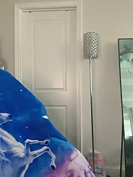 butterflybootyy online show from May 20, 4:24 pm