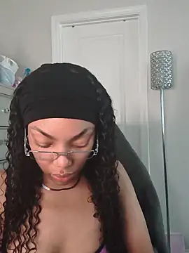 butterflybootyy online show from May 25, 12:44 pm