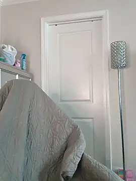 butterflybootyy online show from May 30, 1:30 pm