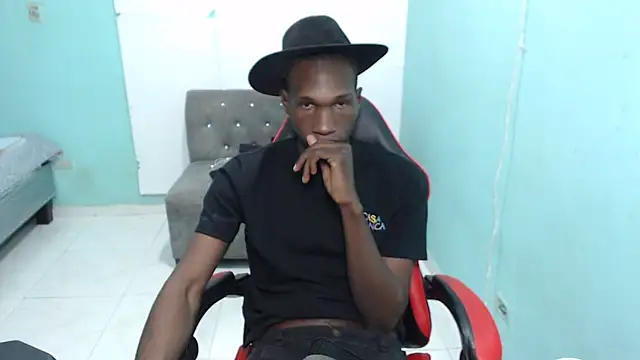 Snapshot of black30cmdick chatting on November 23, 6:46 am black30cmdick online show from November 23, 6:46 am