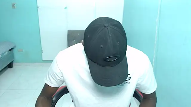 Snapshot of black30cmdick chatting on December 16, 9:53 pm black30cmdick online show from December 16, 9:53 pm