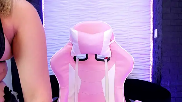 Bella reaset18 online show from December 13, 7:32 pm