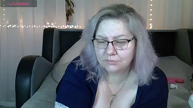 Snapshot of AngelinaGlam chatting on October 11, 3:21 pm AngelinaGlam online show from October 11, 3:21 pm