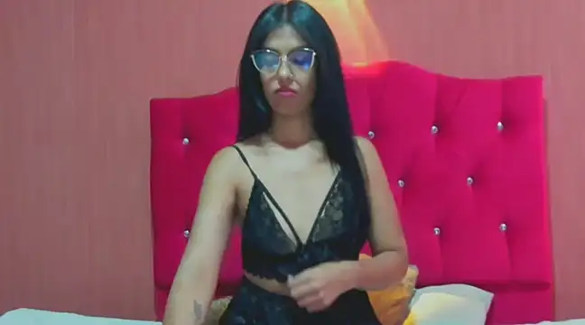 PaolaMendez  online show from February 7, 5:51 pm