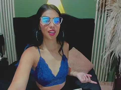 PaolaMendez  online show from March 1, 11:39 am
