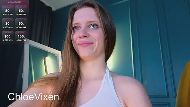 Snapshot of Chloe_Vixen chatting on February 6, 7:51 pm Chloe Vixen online show from February 6, 7:51 pm
