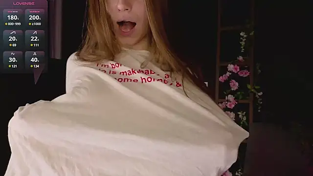 Snapshot of Chloe_Vixen chatting on February 9, 1:03 pm Chloe Vixen online show from February 9, 1:03 pm