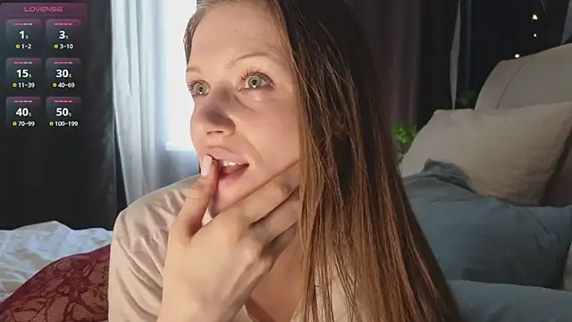 Snapshot of Chloe_Vixen chatting on March 19, 2:46 pm Chloe Vixen online show from March 19, 2:46 pm