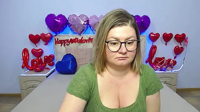 Snapshot of ZannaDreil chatting on February 8, 11:13 pm ZannaDreil online show from February 8, 11:13 pm