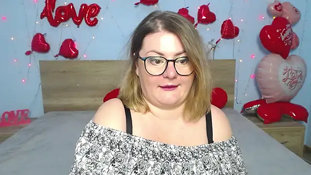 Snapshot of ZannaDreil chatting on February 19, 10:20 pm ZannaDreil online show from February 19, 10:20 pm