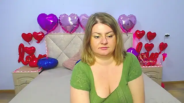 Snapshot of ZannaDreil chatting on February 24, 10:03 pm ZannaDreil online show from February 24, 10:03 pm