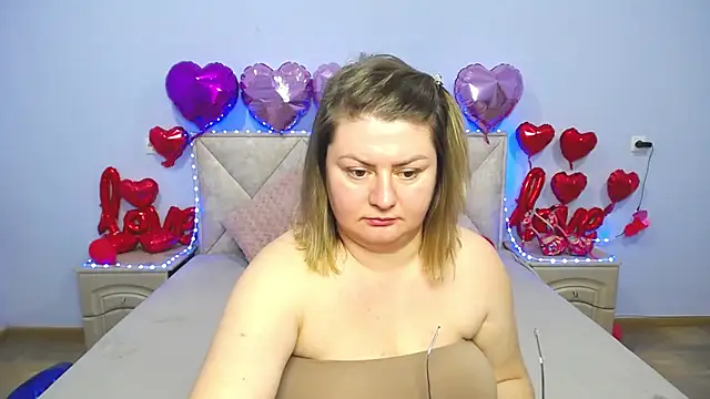 Snapshot of ZannaDreil chatting on February 26, 7:20 am ZannaDreil online show from February 26, 7:20 am